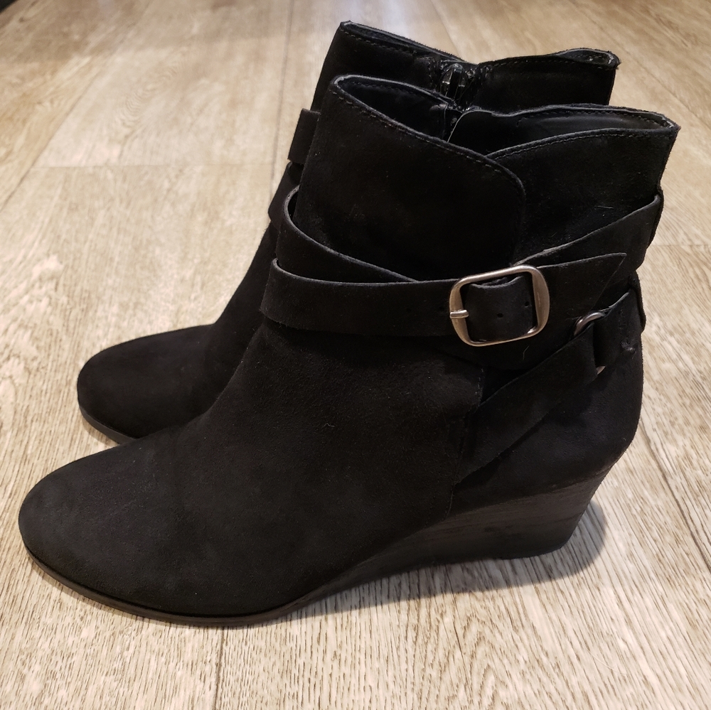 💖BOGO Lucky Brand suede booties